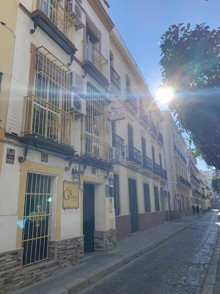 Pension Giraldilla Sevilla Exterior foto